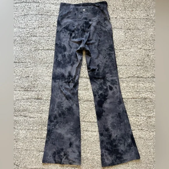 Lululemon Groove Super High Rise Flare Pant Diamond Dye size 8 - Picture 7 of 8